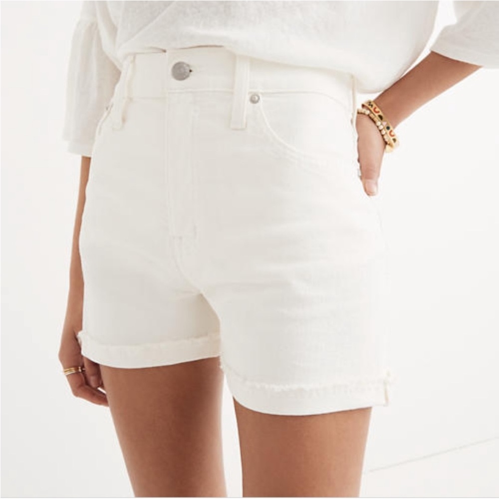 MOVING SALE | Women’s Madewell High-Rise Denim Shorts in Tile White, Size 32